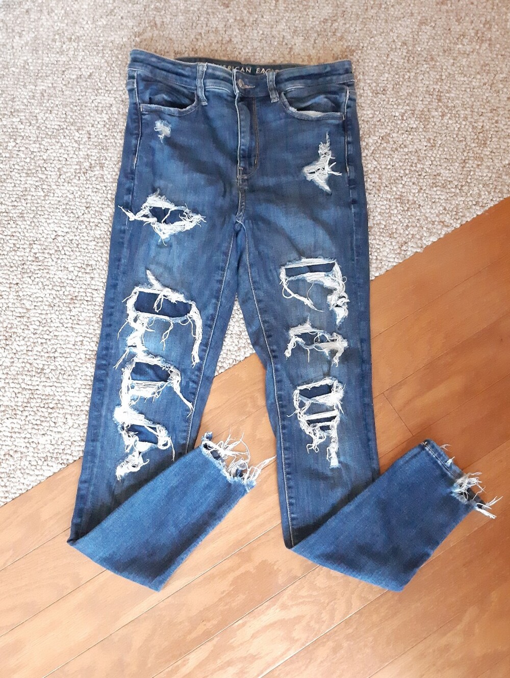 American Eagle Distressed Super Hi Rise Jegging Jeans size 6